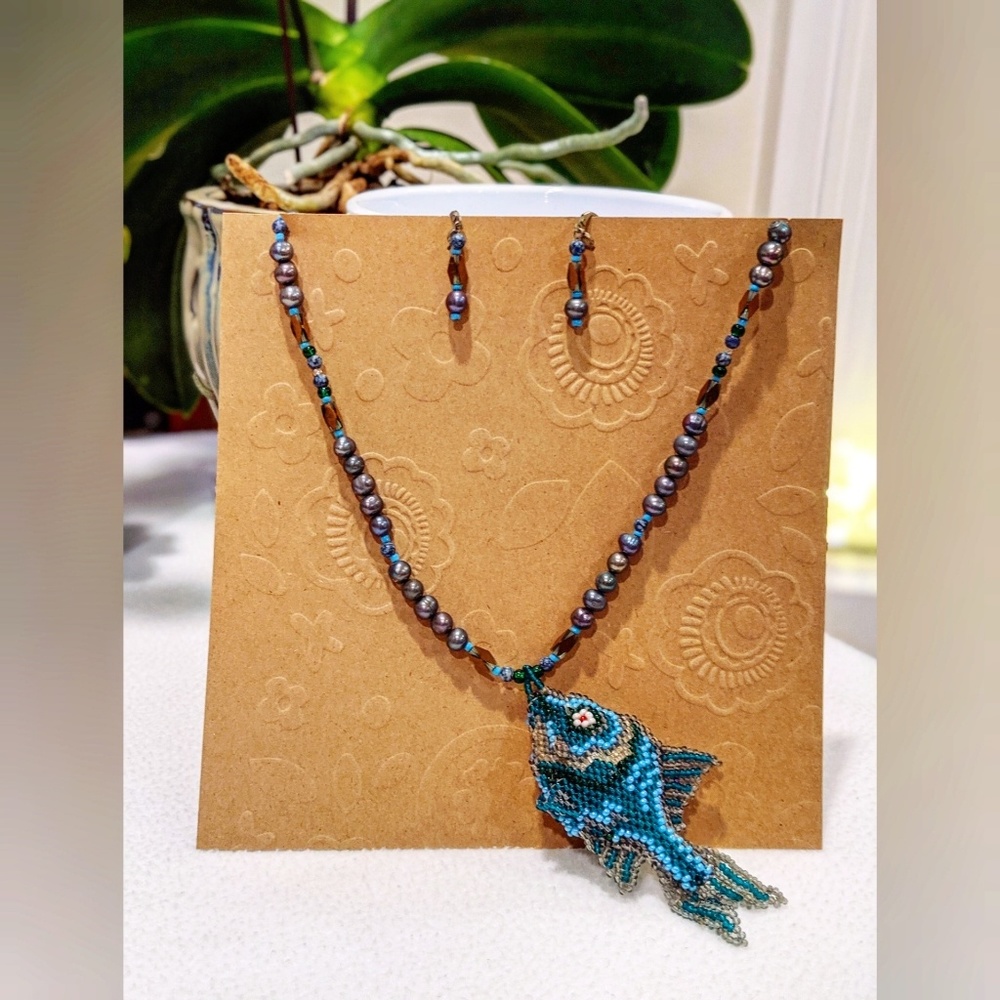 🤑3/$18 Hand Beaded Fish Necklace n Earrings